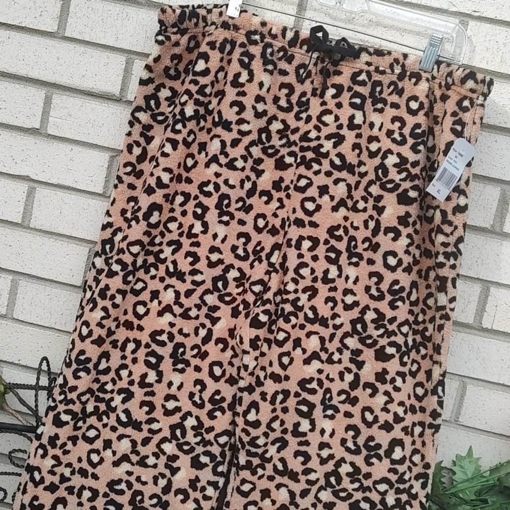 Leopard PJs* - Picture 7 of 11